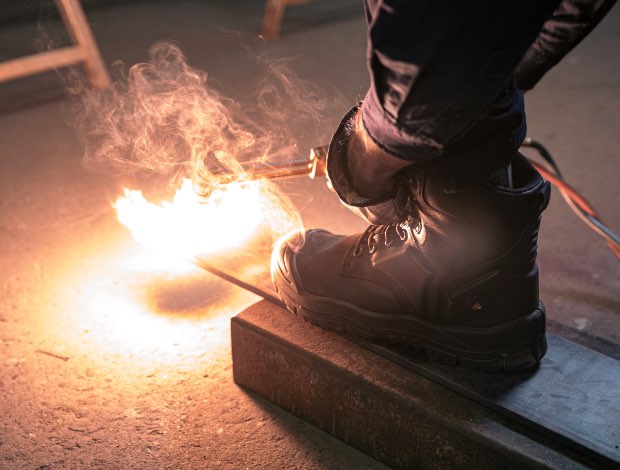 MONGREL High Leg Zipsider Boot w/ Scuff Cap - 561020