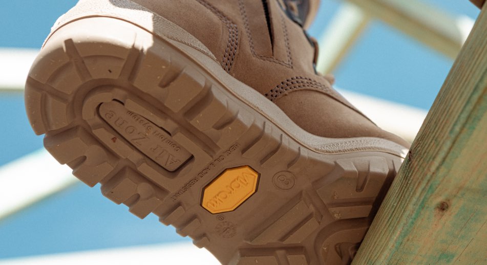 MONGREL High Leg Zipsider Boot w/ Scuff Cap - 561060